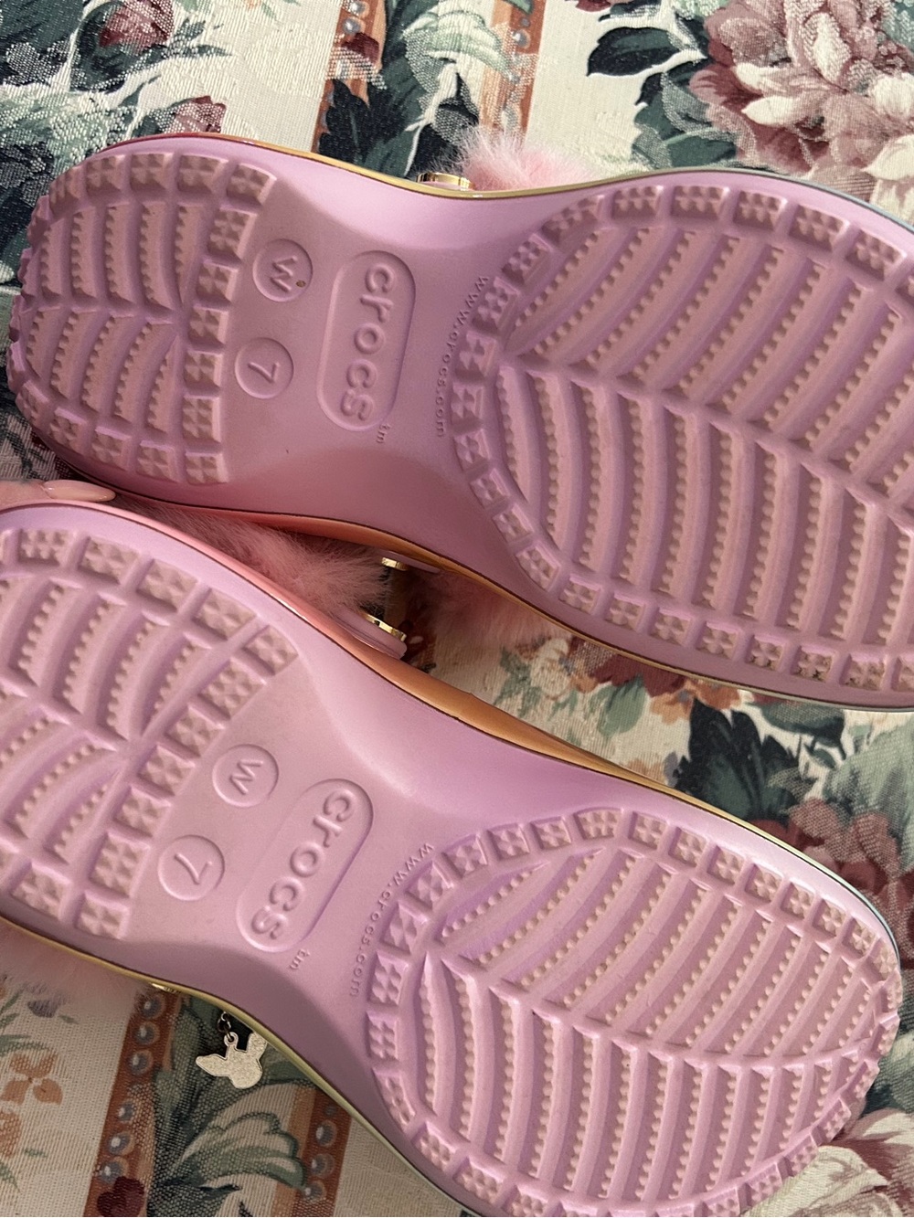 Pokémon x Crocs Eevee Fur Lined Platform Clogs Women’s 7 Kawaii Pastel - Picture 4 of 5